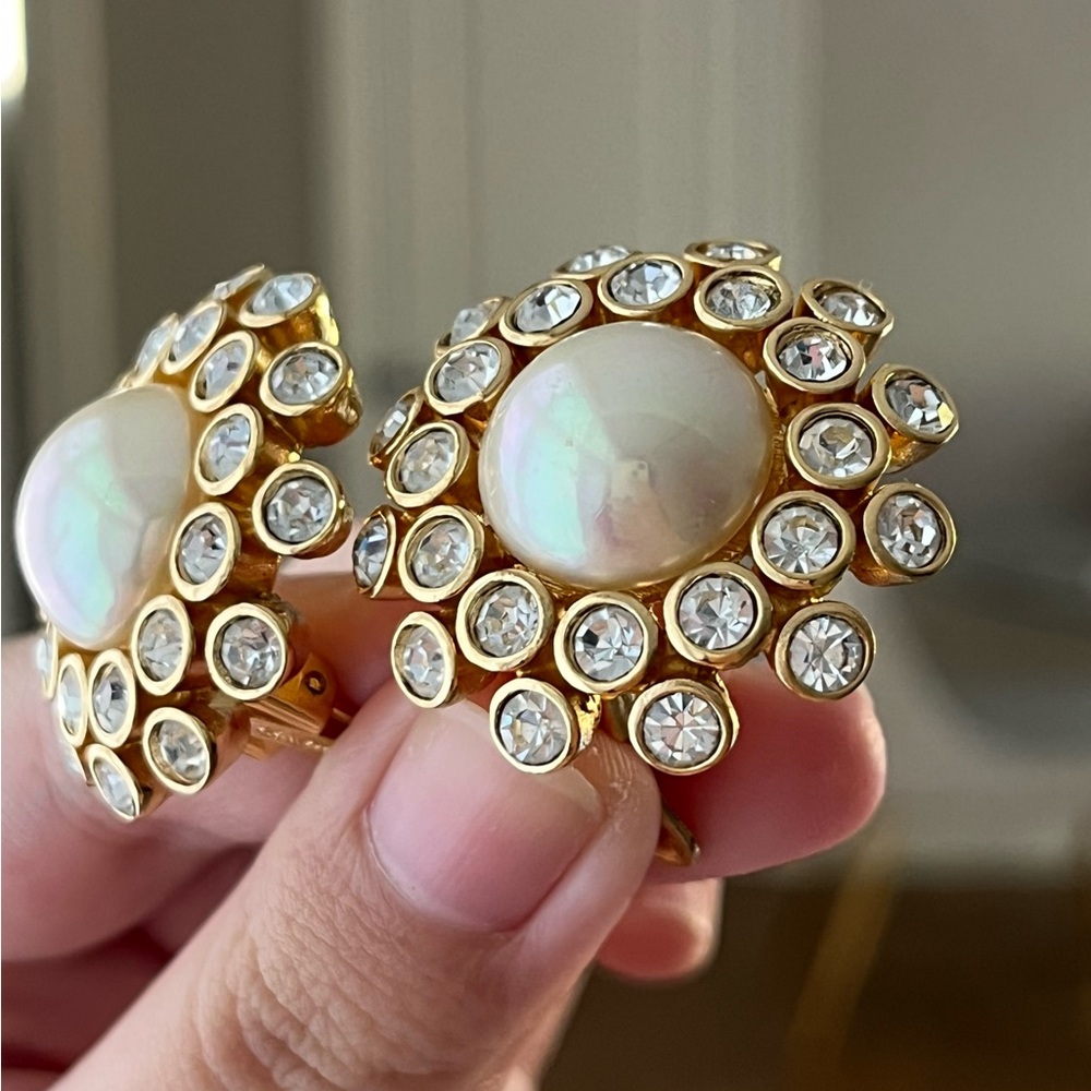 Vintage Christian Dior Star Celest Flower Pearl Rhinestone Round Gold Earrings - Picture 5 of 10